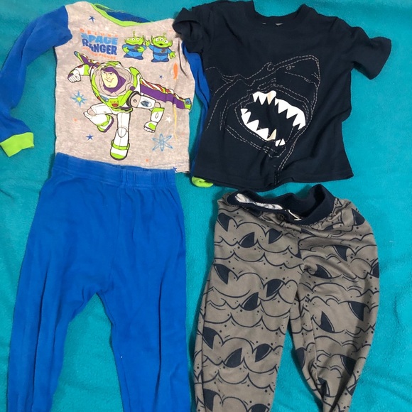 BOYS TOY STORY AND SHARK PJ BUNDLE SZ 6&Sm